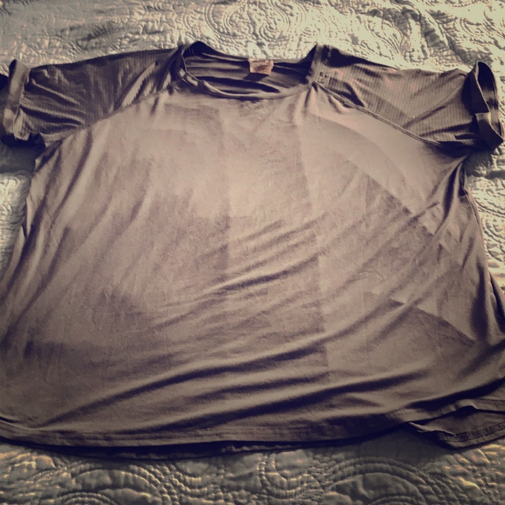 Active wear shirt